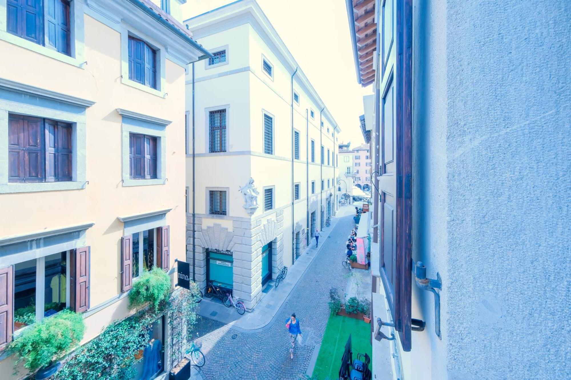 Le Case Di Sara Parking And Two Rooms In The Historic Center Udine Dış mekan fotoğraf